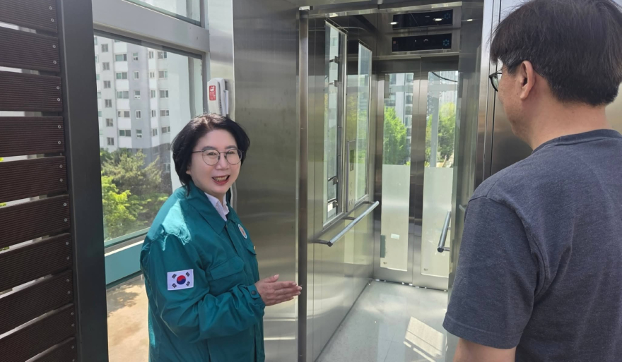 이서영 경기도의원, 분당 굿모닝파크 엘리베이터 공사 완료 환영… “아름마을 주민 숙원 해결”.jpg